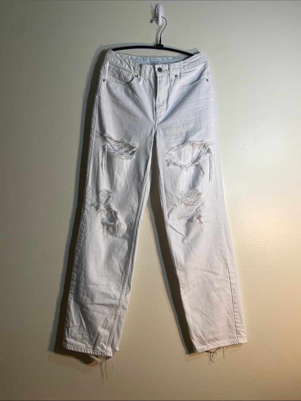 Like new Good American High Rise Distressed Jeans – Size 2 / 26